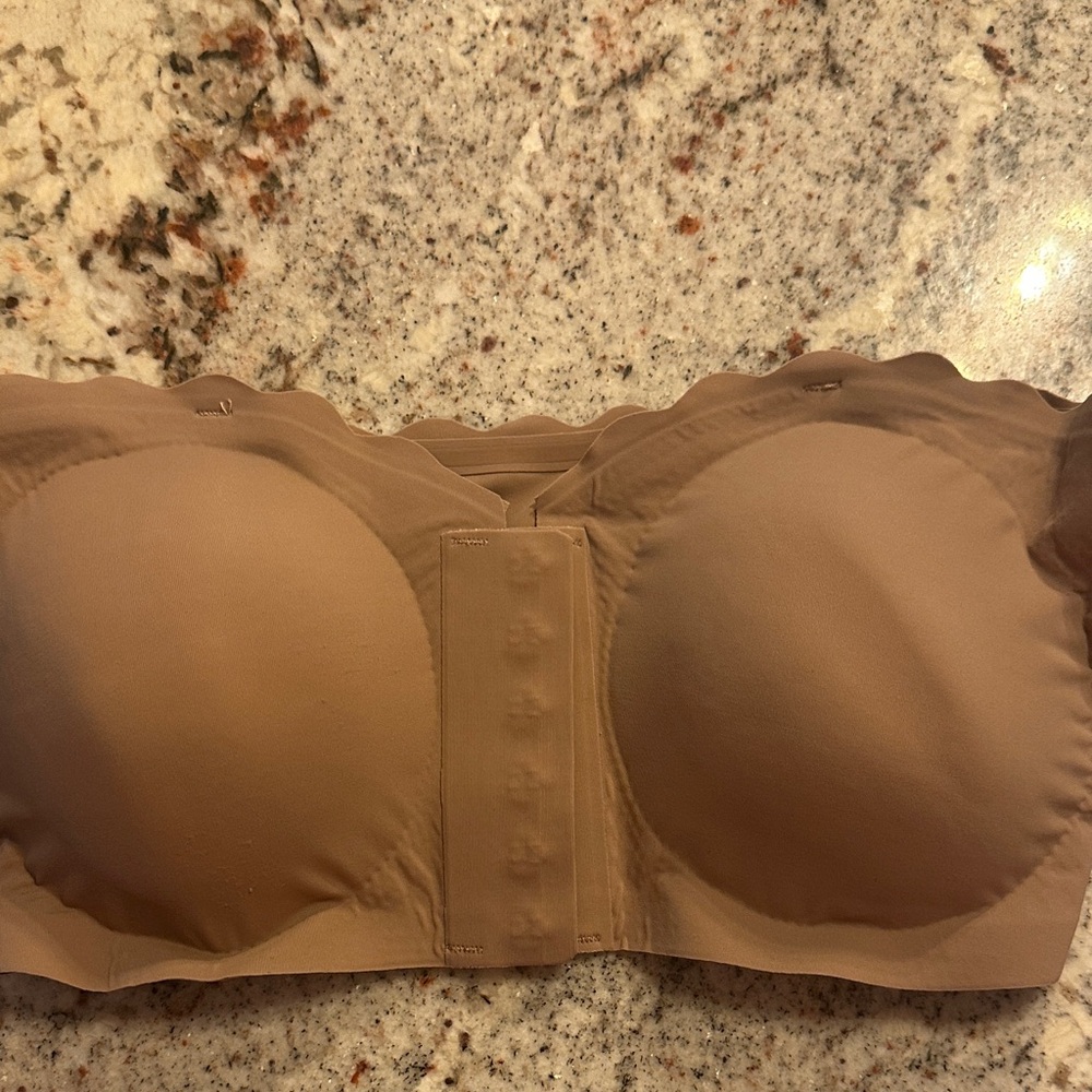 Seamless Tan Strapless Bra